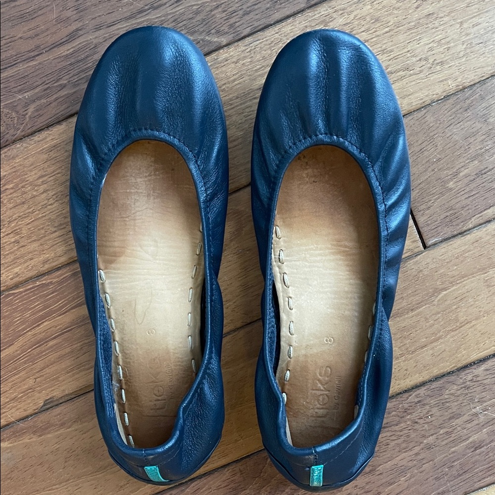 Navy blue Tieks size 8